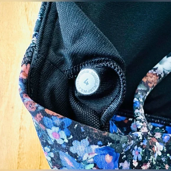 Lululemon Energy Longline Bra Medium Support B-D Size 4 in Flower Burst Multi - Picture 7 of 8